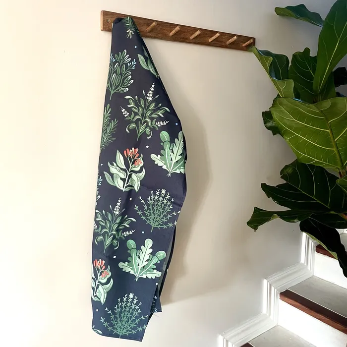 Aurora Home Earrings Table Runner Herb