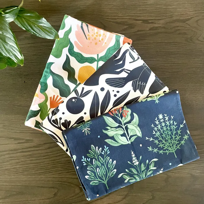 Aurora Home Earrings Table Runner Herb