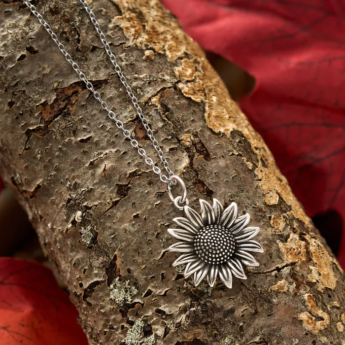 Chadds Ford Jewelry Vintage Sunflower Necklace Necklaces
