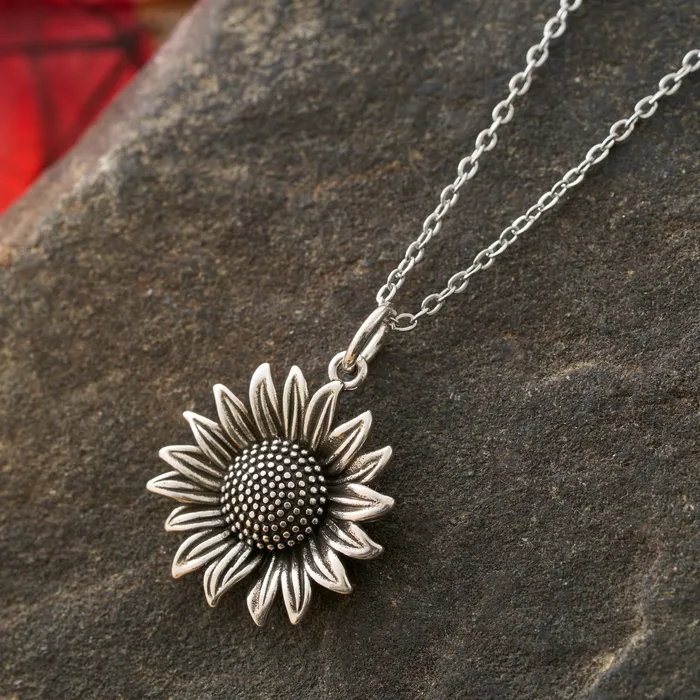 Chadds Ford Jewelry Vintage Sunflower Necklace Necklaces