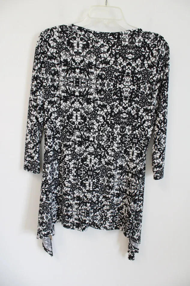 Chaus Rings Chaus New York Black White Patterned Flowy Top M