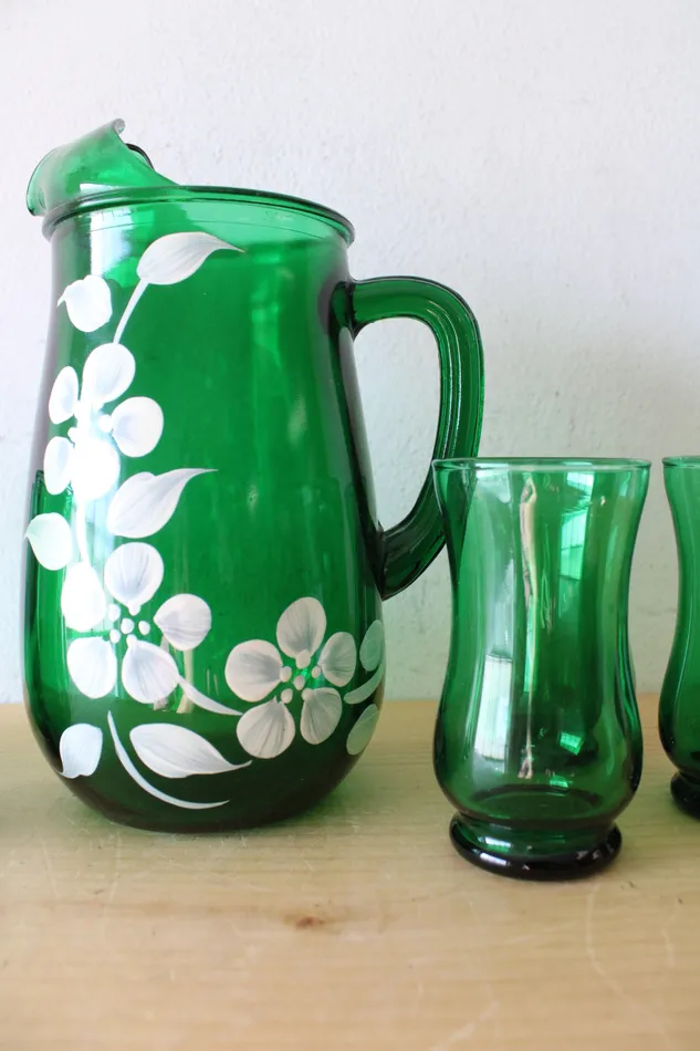 Rings Vintage Emerald Green Hand Painted Floral Glass Pitcher Cups Set Of 7 Jubilee Thrift