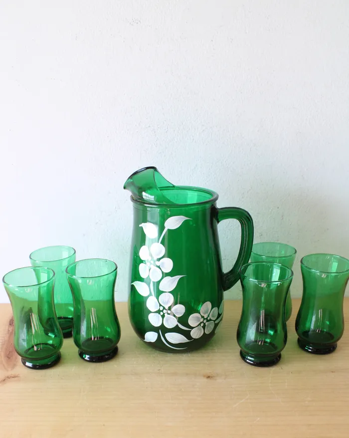Rings Vintage Emerald Green Hand Painted Floral Glass Pitcher Cups Set Of 7 Jubilee Thrift