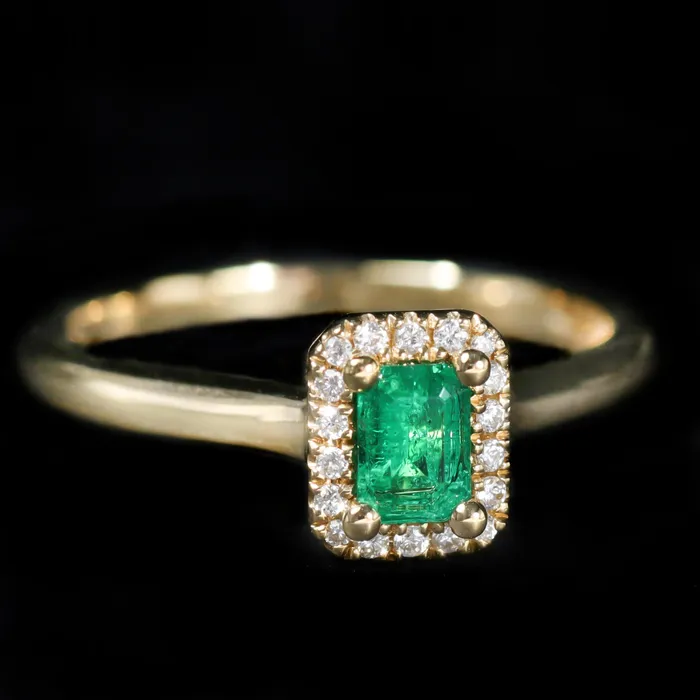 The Gem House Rings 18K Yellow Gold 029 Carat Emerald and Diamond Ring