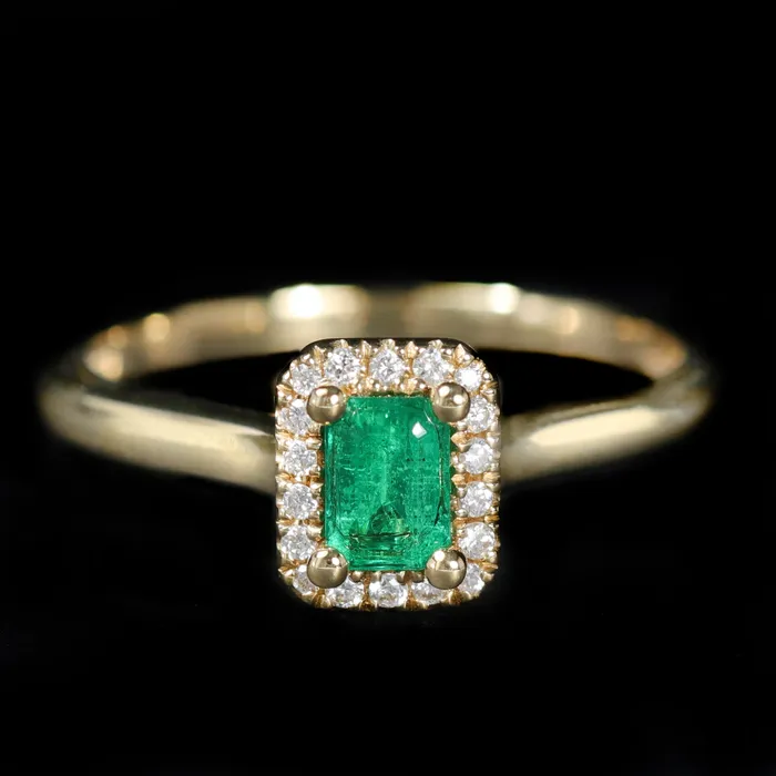 The Gem House Rings 18K Yellow Gold 029 Carat Emerald and Diamond Ring