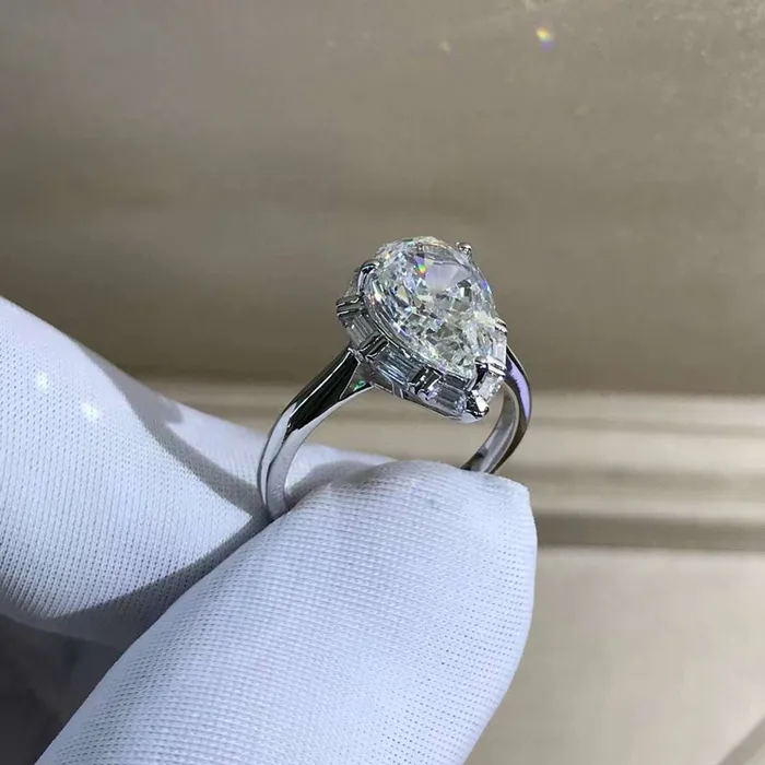 4 Carat Pear Cut Moissanite Ring KM Color Halo Cathedral Pinched Shank Leyloon Jewelry Rings
