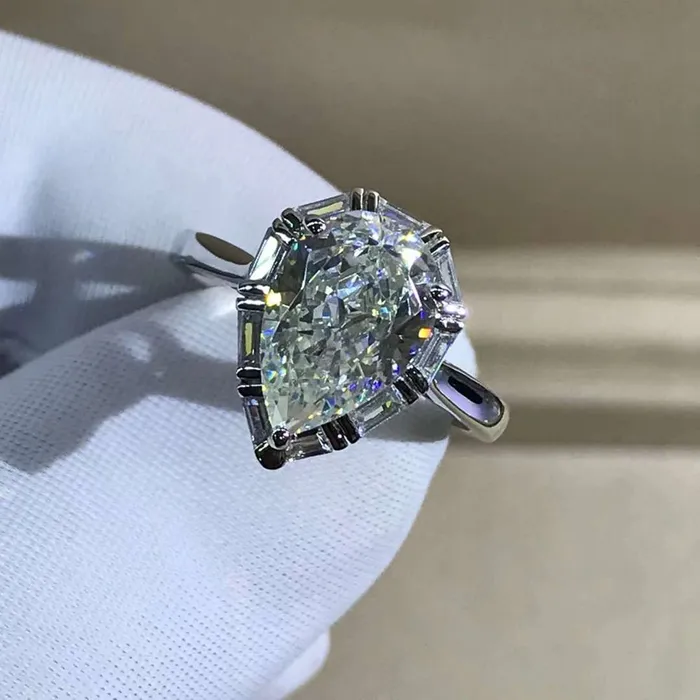 4 Carat Pear Cut Moissanite Ring KM Color Halo Cathedral Pinched Shank Leyloon Jewelry Rings