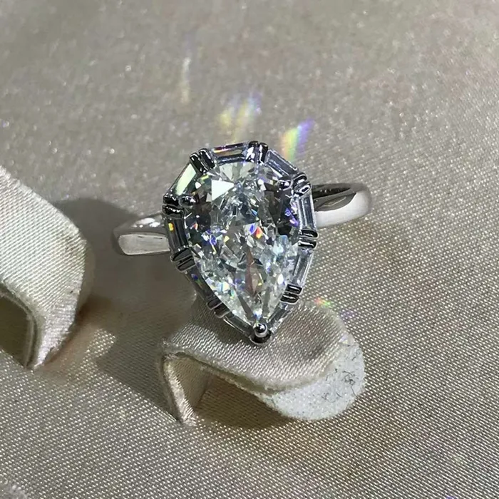 4 Carat Pear Cut Moissanite Ring KM Color Halo Cathedral Pinched Shank Leyloon Jewelry Rings