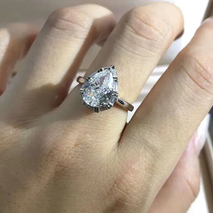 4 Carat Pear Cut Moissanite Ring KM Color Halo Cathedral Pinched Shank Leyloon Jewelry Rings