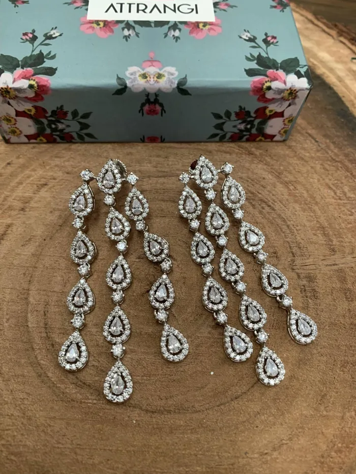 Earrings attrangi1 TriFall danglers