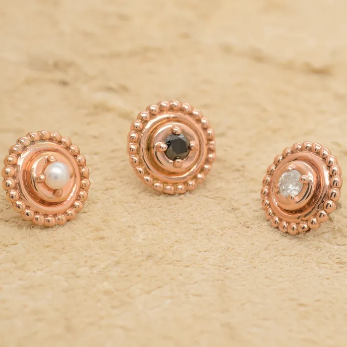 Tawapa Rings threadless Afghan Ring Pin in Gold with Gemstone