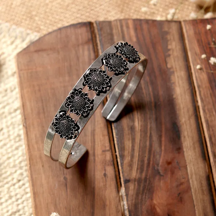 Teejh Bracelets Teejh Sagarika Silver Oxidised Bracelet Cuff