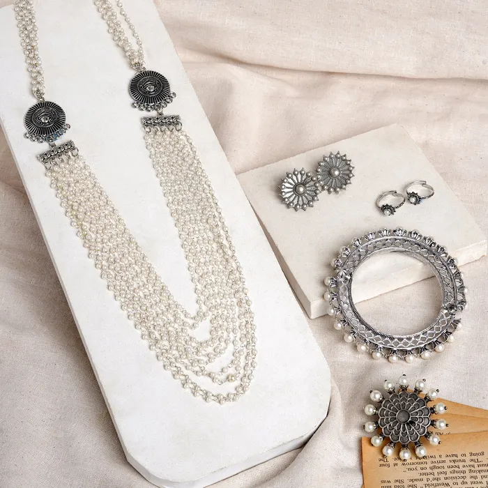 Teejh Maratha Oxidised Silver Jewellery Gift Set Teejh Rings