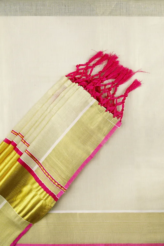Teejh Teejh Karamana Kerala Tissue Pink Saree Earrings