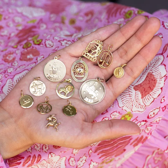 Vintage Charm Necklaces English Cancer 9K Gold Oval Zodiac Charm
