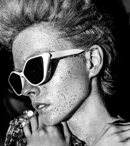 01 S315 White Frame Sunglasses Rings