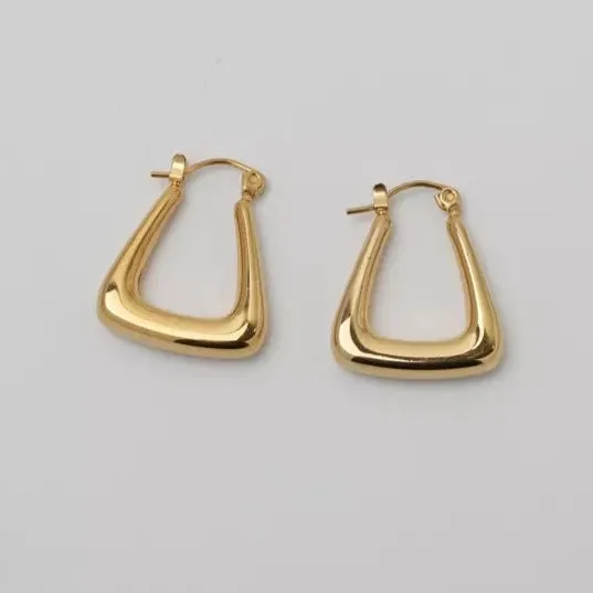 18K GoldFilled Triangle Hoops Jewelvers PreStyled Sets 18K GoldFilled Triangle Hoops Jewelvers PreStyled Sets
