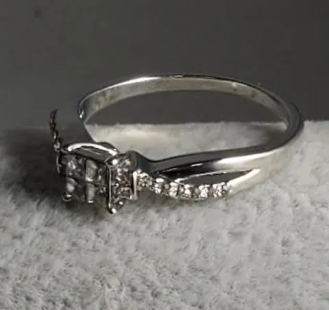 alice Rings R195 Silver 4 Gem Square Rhinestone Ring