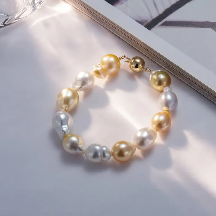 Bracelets Pearly Lustre 18k Gold Baroque South Sea Pearl Bracelet KB00027