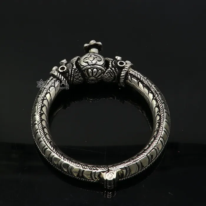 Bracelets TRIBAL ORNAMENTS 925 sterling silver fabulous crocodile face stylish attractive kada bangle bracelet pretty work attractive tribal belly dance jewelry nsk837 Bracelets TRIBAL ORNAMENTS 925 sterling silver fabulous crocodile face stylish attractive kada bangle bracelet pretty work attractive tribal belly dance jewelry nsk837