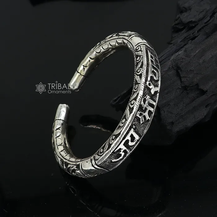 Bracelets TRIBAL ORNAMENTS 925 Sterling silver handmade Divine jai Shree Shyam Lord Krishna mantra bracelet kada best divine unisex tribal ethnic jewelry nsk709 Bracelets TRIBAL ORNAMENTS 925 Sterling silver handmade Divine jai Shree Shyam Lord Krishna mantra bracelet kada best divine unisex tribal ethnic jewelry nsk709