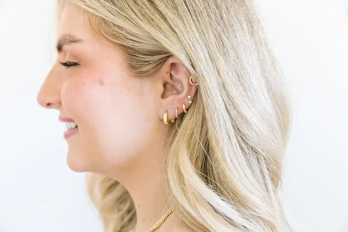 Earrings Hey June Square Matte Huggies