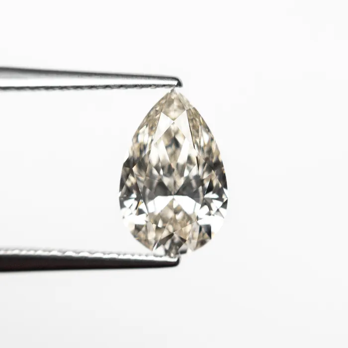 Earrings Misfit Diamonds 152ct 971x632x388mm Pear Brilliant 2535001