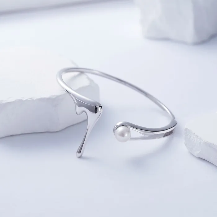 Earrings Pearly Lustre Top Grade Freshwater Pearl Arm Cuff WB00220 FLUID