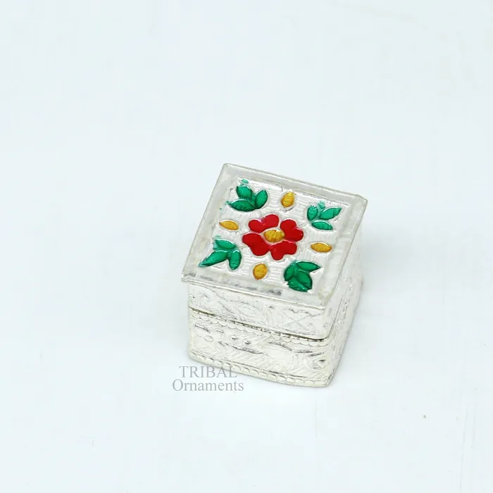 Earrings TRIBAL ORNAMENTS Vintage style 925 sterling silver handmade gorgeous square shape small trinket kajal box casket box container box silver article stb359