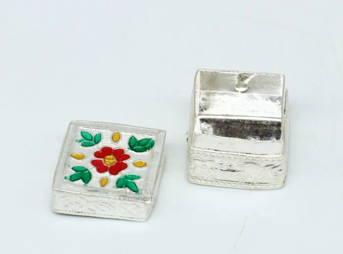 Earrings TRIBAL ORNAMENTS Vintage style 925 sterling silver handmade gorgeous square shape small trinket kajal box casket box container box silver article stb359