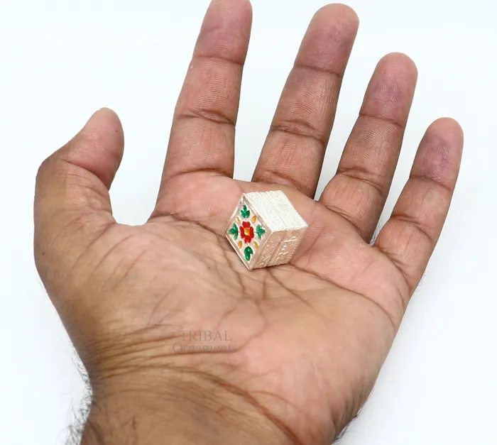 Earrings TRIBAL ORNAMENTS Vintage style 925 sterling silver handmade gorgeous square shape small trinket kajal box casket box container box silver article stb359
