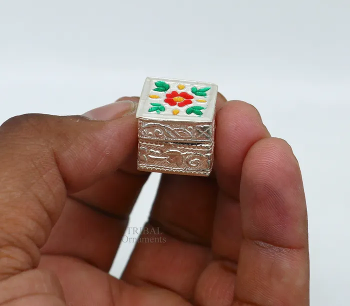 Earrings TRIBAL ORNAMENTS Vintage style 925 sterling silver handmade gorgeous square shape small trinket kajal box casket box container box silver article stb359