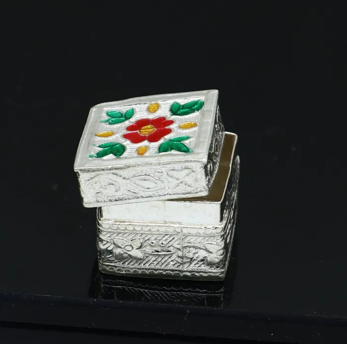 Earrings TRIBAL ORNAMENTS Vintage style 925 sterling silver handmade gorgeous square shape small trinket kajal box casket box container box silver article stb359