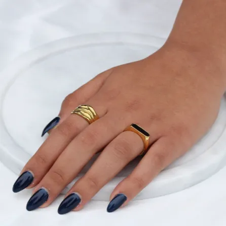 Jewelvers Rings 18K GoldFilled Rectangle Shell Ring Black Jewelvers Rings 18K GoldFilled Rectangle Shell Ring Black