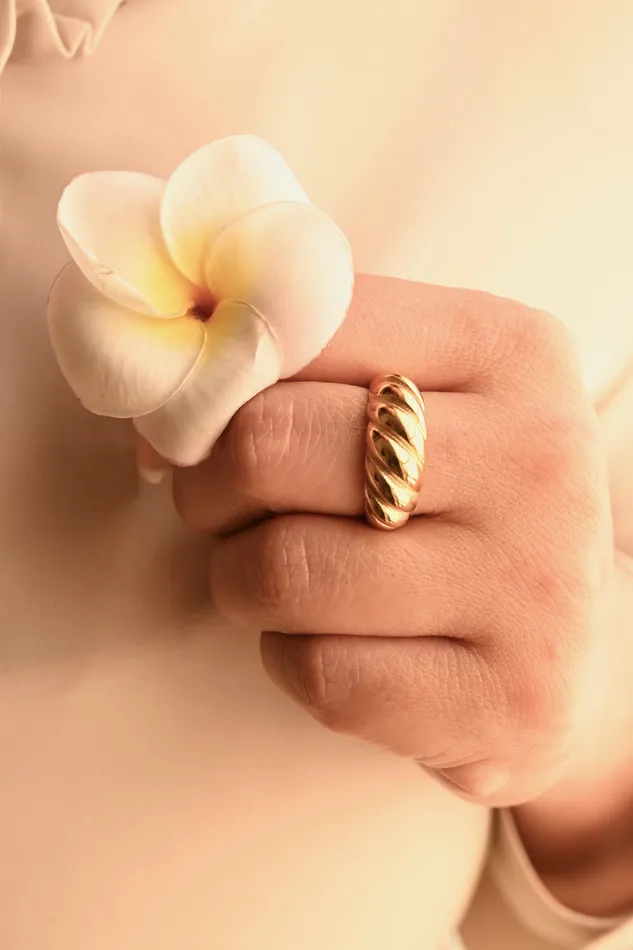 Jewelvers Rings 18K Gold Twisted Croissant Dome Ring Jewelvers Rings 18K Gold Twisted Croissant Dome Ring