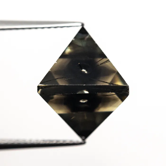 Misfit Diamonds Earrings 1323ct 1565x1120x1155mm Asteriated Octahedron 2516901