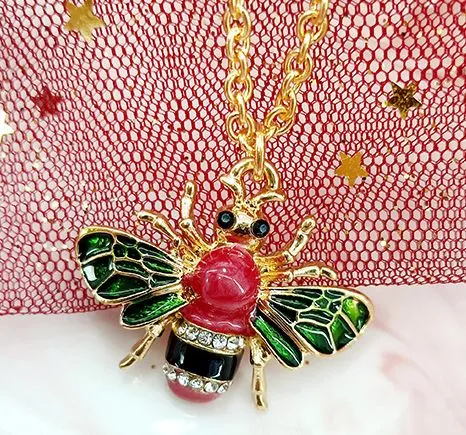 N942 Gold Hot Pink Bee Rhinestones Necklace FREE Earrings 01 Earrings
