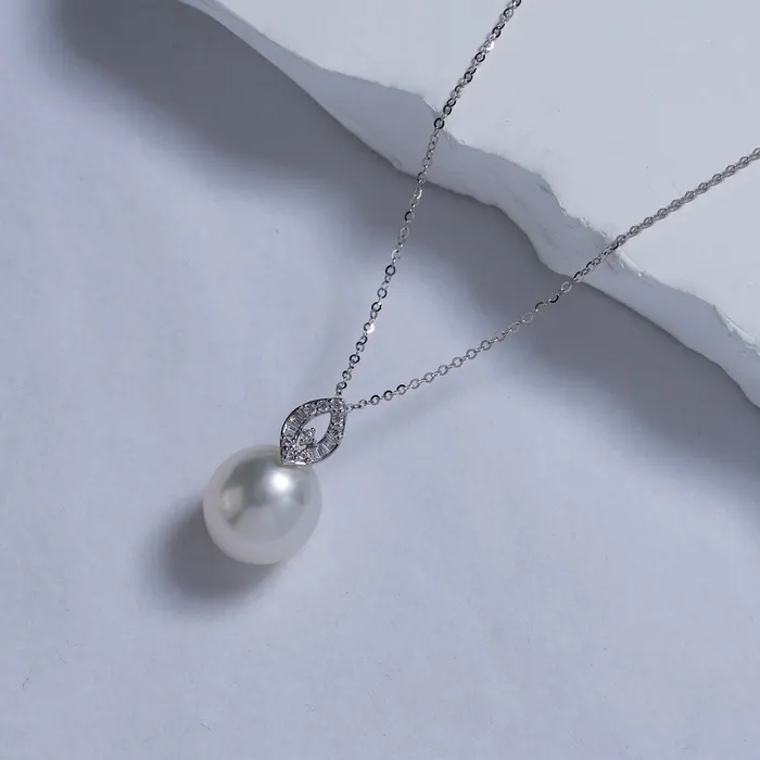 Necklaces Pearly Lustre 18K Solid Gold Australian White Saltwater Pearl Necklace KN00115