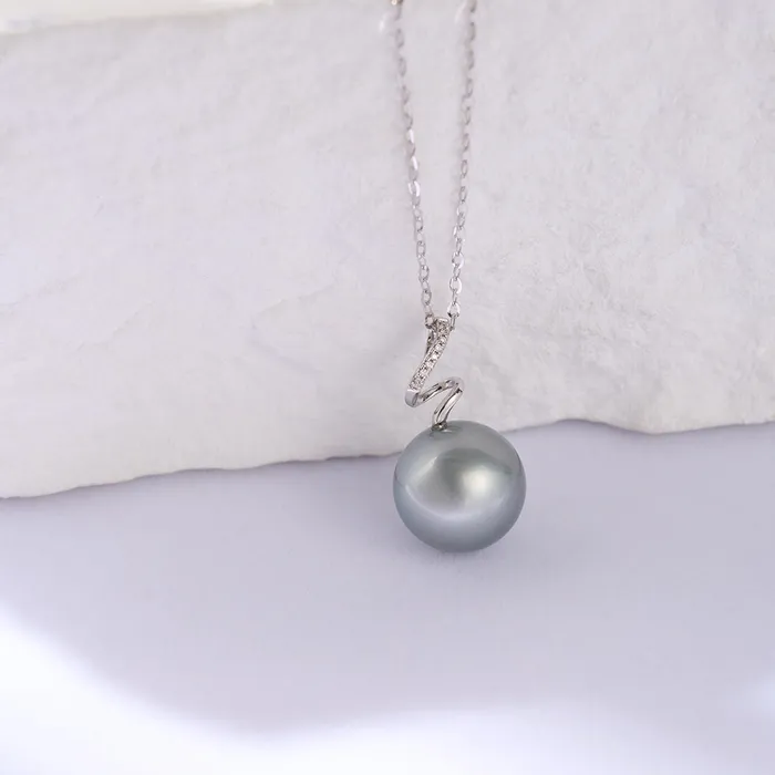 Necklaces Pearly Lustre Saltwater Tahitian Pearl 18K Solid Gold Necklace KN00254