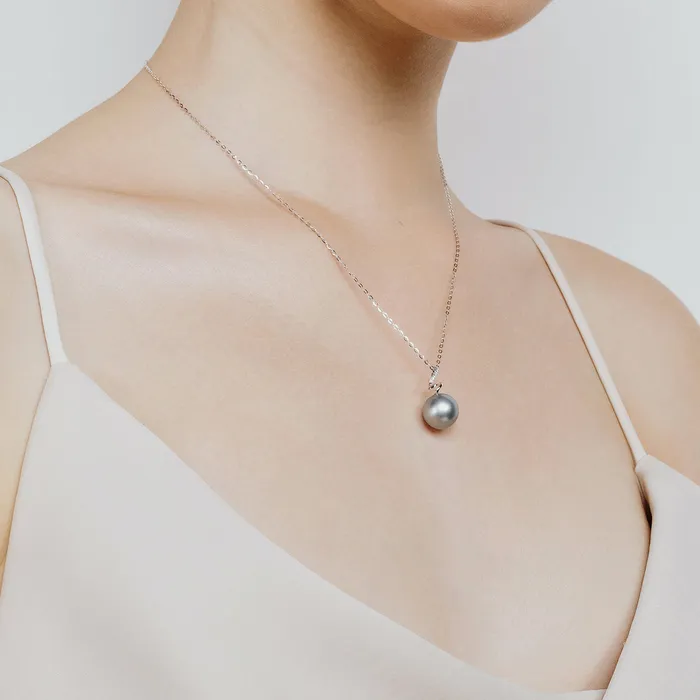 Necklaces Pearly Lustre Saltwater Tahitian Pearl 18K Solid Gold Necklace KN00254