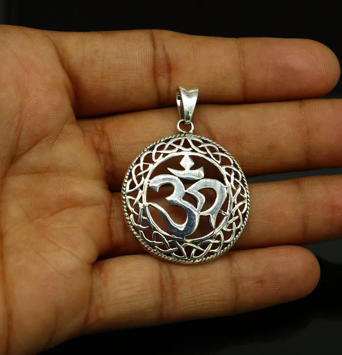 Necklaces TRIBAL ORNAMENTS 925 sterling silver handmade mantra symbol Aum OM pendant amazing stylish unisex pendant locket personalized new fancy jewelry ssp568