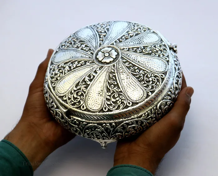Necklaces TRIBAL ORNAMENTS Vintage antique Royal design handmade 925 sterling silver dry fruit box candy box jewelry box best brides gift or corporation gift box02