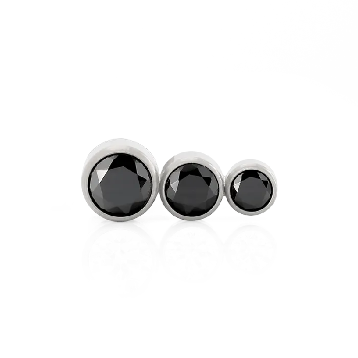Neometal Inc Rings BezelSet Faceted 3 Gem Cluster Tapered