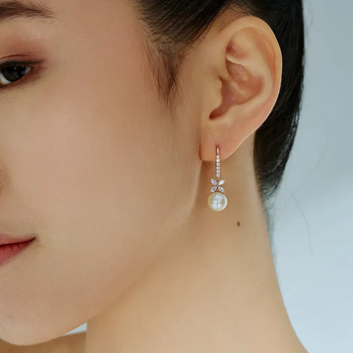 Pearly Lustre Earrings Elegant Freshwater Pearl Earrings WE00328 EVERLEAF