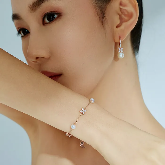Pearly Lustre Earrings Elegant Freshwater Pearl Earrings WE00328 EVERLEAF