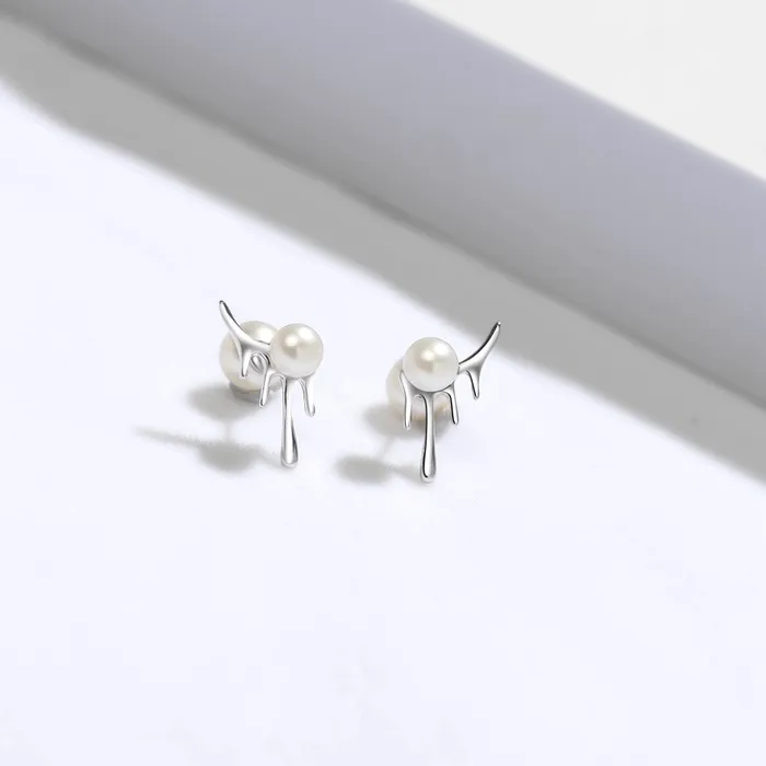 Pearly Lustre Earrings Freshwater Pearl Earrings WE00529 FLUID