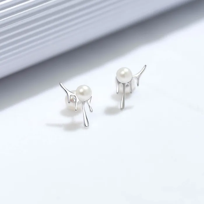 Pearly Lustre Earrings Freshwater Pearl Earrings WE00529 FLUID