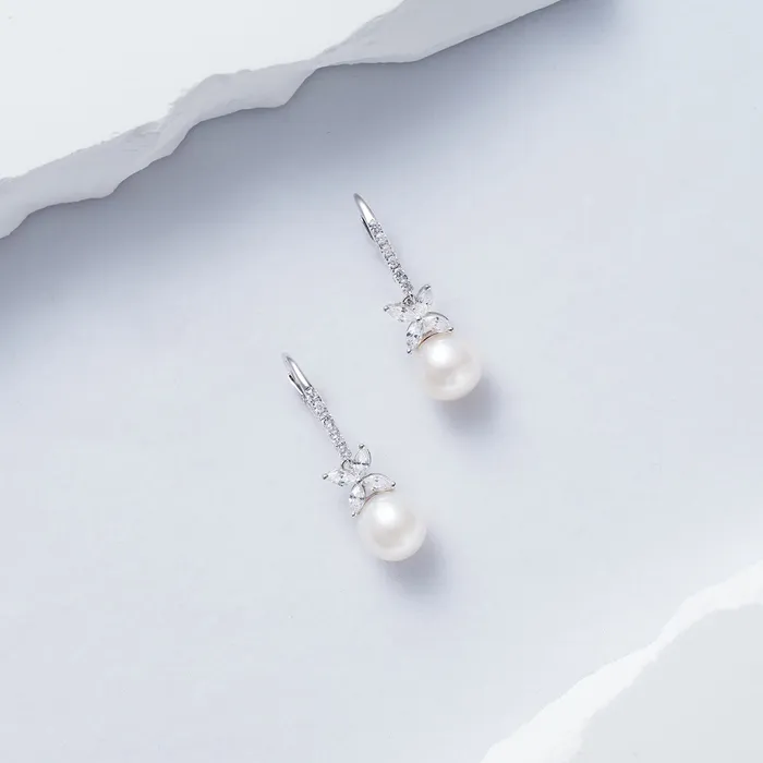 Pearly Lustre Earrings Top Lustre Freshwater Pearl Earrings WE00655 EVERLEAF