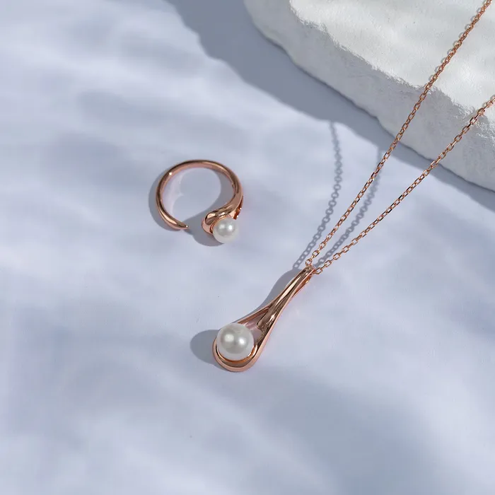 Pearly Lustre Necklaces Top Grade Freshwater Pearl Necklace WN00525 FLUID
