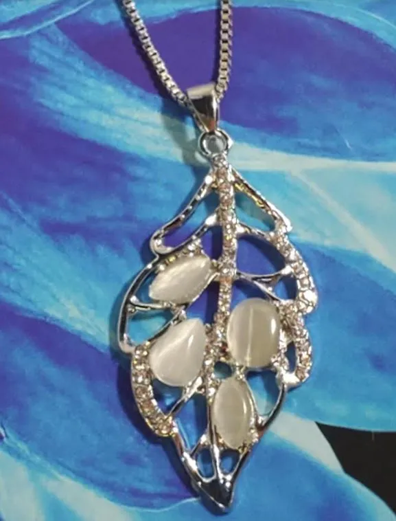polly Necklaces AZ230 Silver Moonstone Leaf Necklace with FREE Earrings